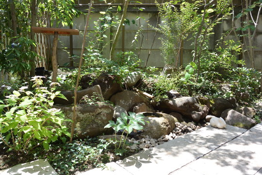 石組 石張り 杉並区 武蔵野市で造園 庭づくり 植栽はナカハラガーデニング